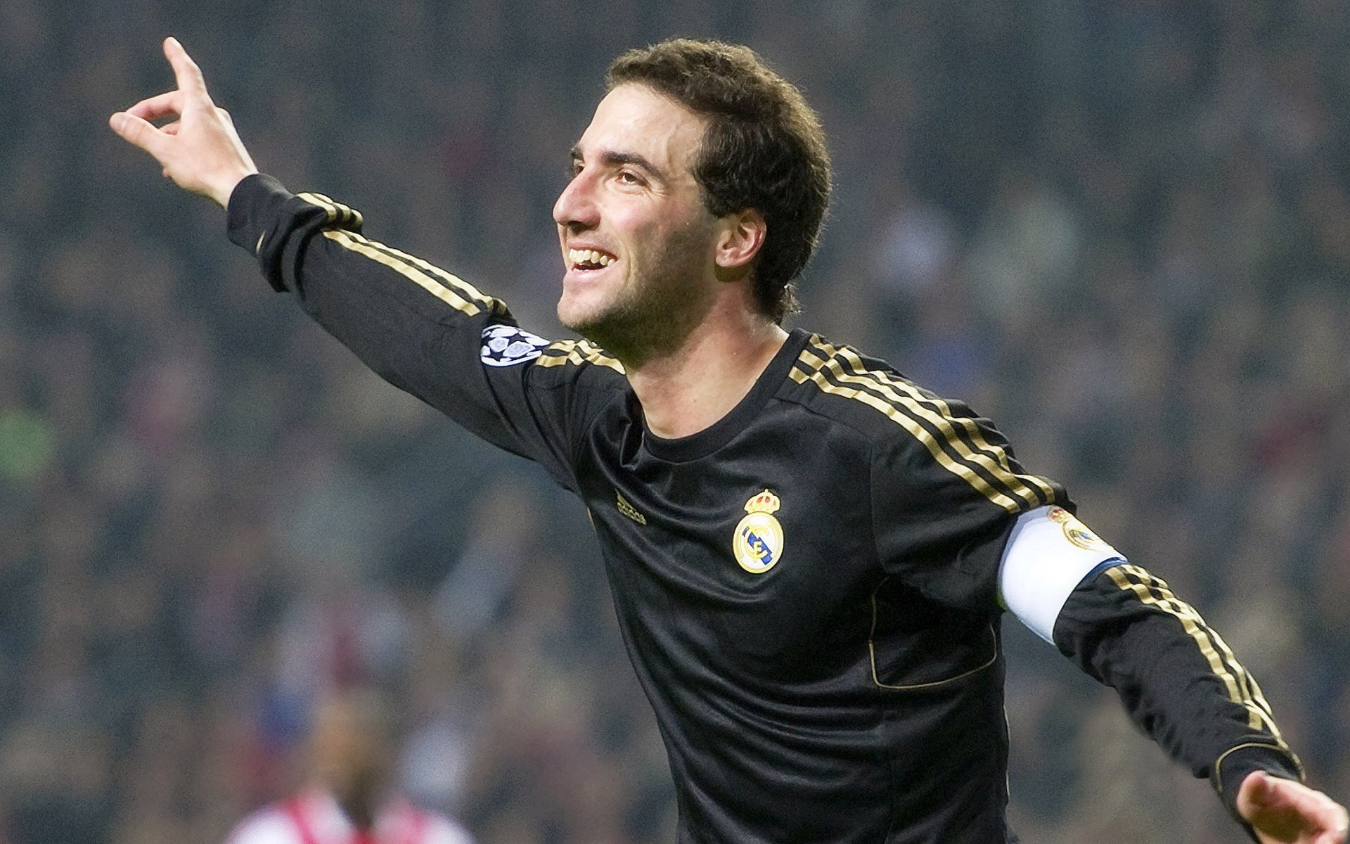 曼联主帅赛后称赞年轻球员表现,曼联最年轻的队长