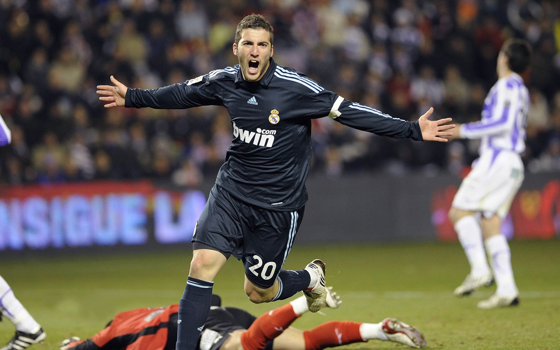 爱游戏-职业联赛推动心理辅导常态化增强球员抗压能力